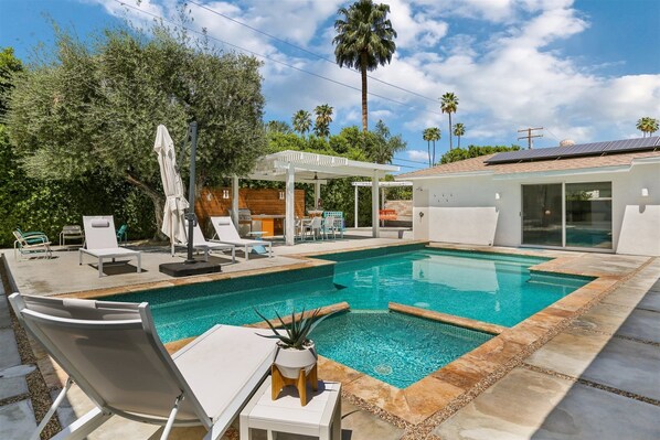 Rumah (Sunrise 2) | Kolam renang | Kolam renang outdoor