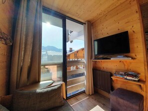 Smart TV, DVD player, ping pong, books - Cosy flat ski in/out in Central Val Thorens (Val Thorens)