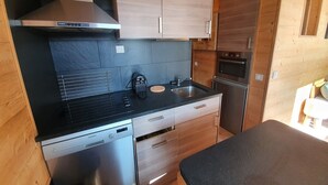 茶具/咖啡用具、冰箱、微波炉、烤箱
