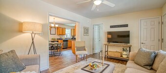 Beatiful Little Home with Mountain Views