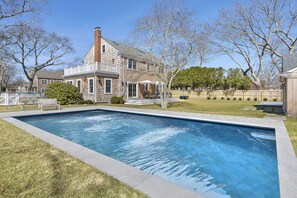 室外游泳池,恒温泳池