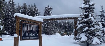 EF Bear Cave 3* Wifi, Sleeps 2, Pet Friendly