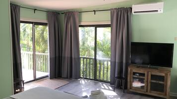 In-room safe, iron/ironing board, free WiFi, bed sheets