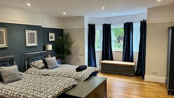 2 bedrooms, desk, iron/ironing board, free WiFi
