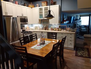 Dining - A sandy beach vacation on beautiful Crooked Lake (Alanson)