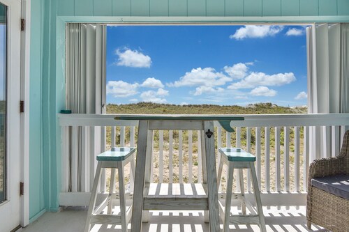 Oceanfront, Saltwater Pool, King Bed, 1st Floor