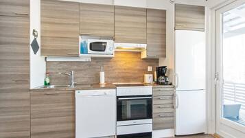 Réfrigérateur, micro-ondes, lave-vaisselle