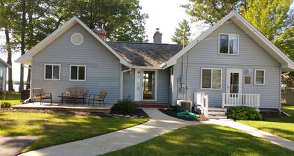 Exquisite Cabin on Beautiful Long Lake