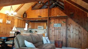 Televisión y chimenea