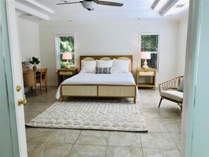 5 slaapkamers, een strijkplank/strijkijzer, gratis wifi, beddengoed