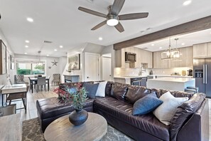 Smart-TV, peis og kontorer