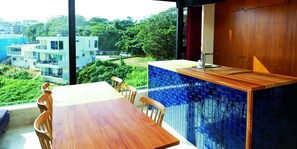 Superior Design Sky View, Non Smoking | In-room dining