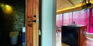 Quarto design, para não fumantes (Superior Green View) | Escrivaninha, ferros/tábuas de passar roupa, Wi-Fi de cortesia