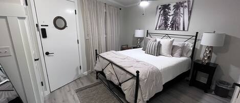 1 dormitorio, tabla de planchar con plancha, wifi gratis y ropa de cama