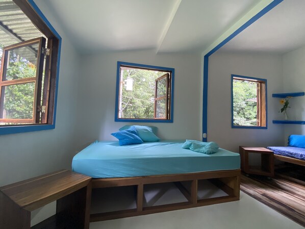 2 bedrooms, WiFi, bed sheets