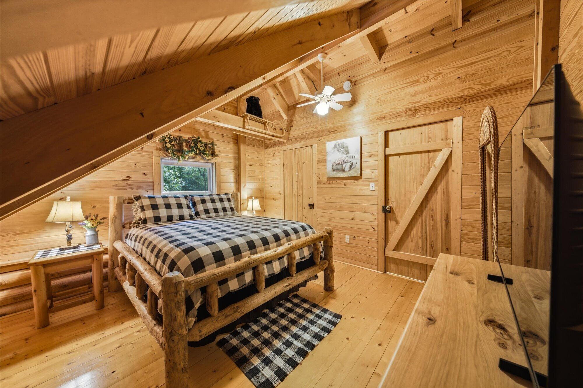 2 chambres, fer et planche à repasser, accès au Wi-Fi (inclus)