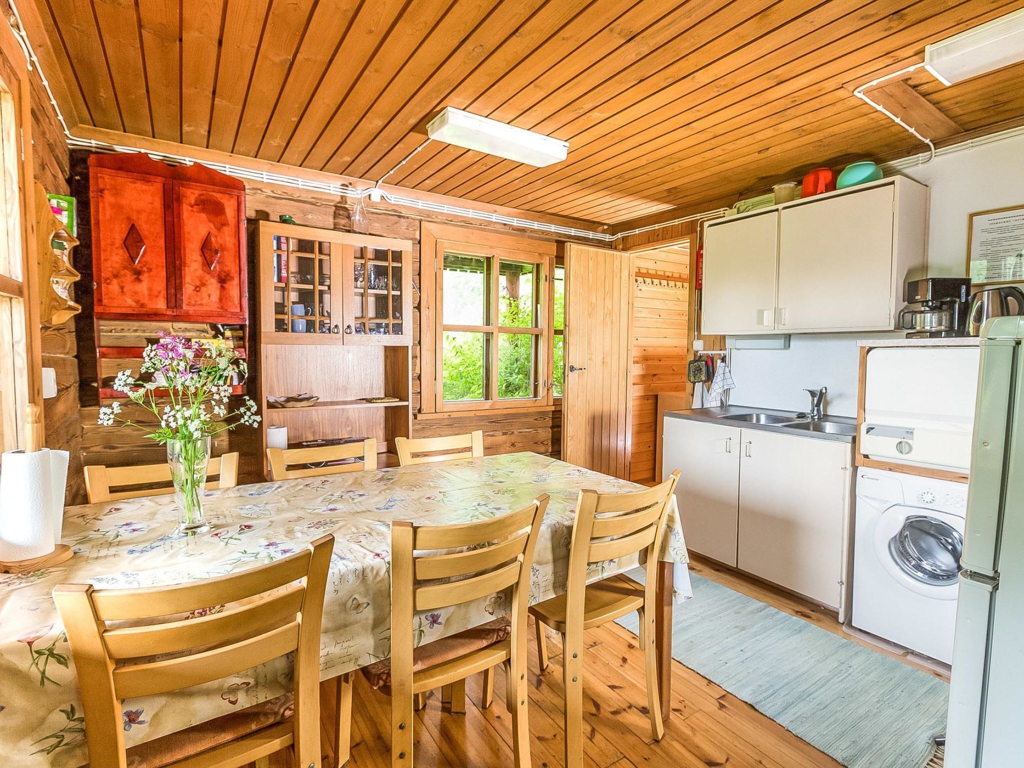 Fridge, microwave, dishwasher, cookware/dishes/utensils