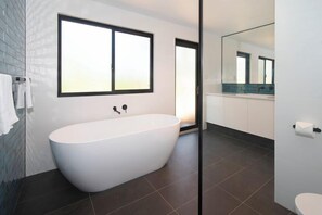 Bathtub