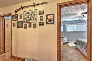 Interior - ‘Mountaineer Retreat’ - 5 Mi to WV University! (Morgantown)