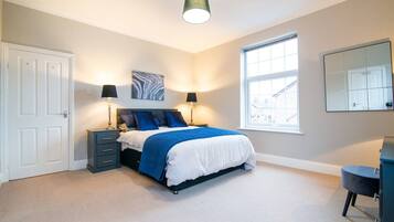 2 bedrooms, iron/ironing board, Internet, bed sheets