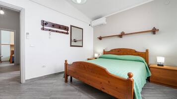 3 chambres, fer et planche à repasser, Wi-Fi gratuit, draps fournis