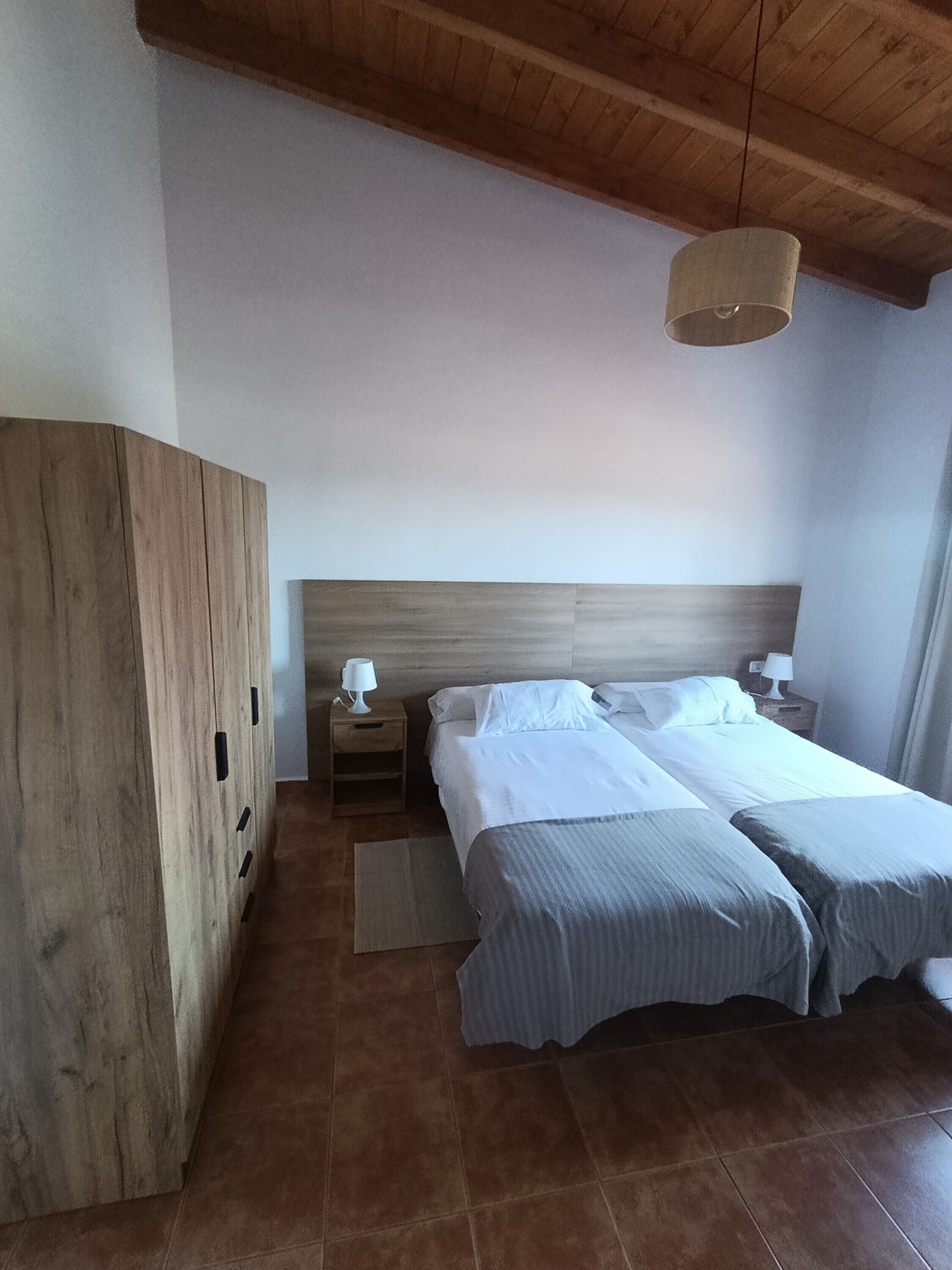 2 slaapkamers, een strijkplank/strijkijzer, gratis wifi, beddengoed