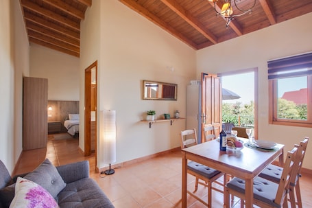 Interior. Holiday Apartment "Casa Quemahierro 2" with Teide View, Pool and Garden