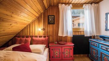 2 bedrooms, iron/ironing board, bed sheets