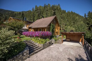 Exterior - Cozy Chalet “Ferienhaus Moarbach” with Terrace & Garden (Montal)