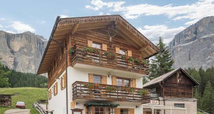 Vacaciones Chalet Crepes De Sela con vistas a la montaña, Wi-Fi, balcón y jardín