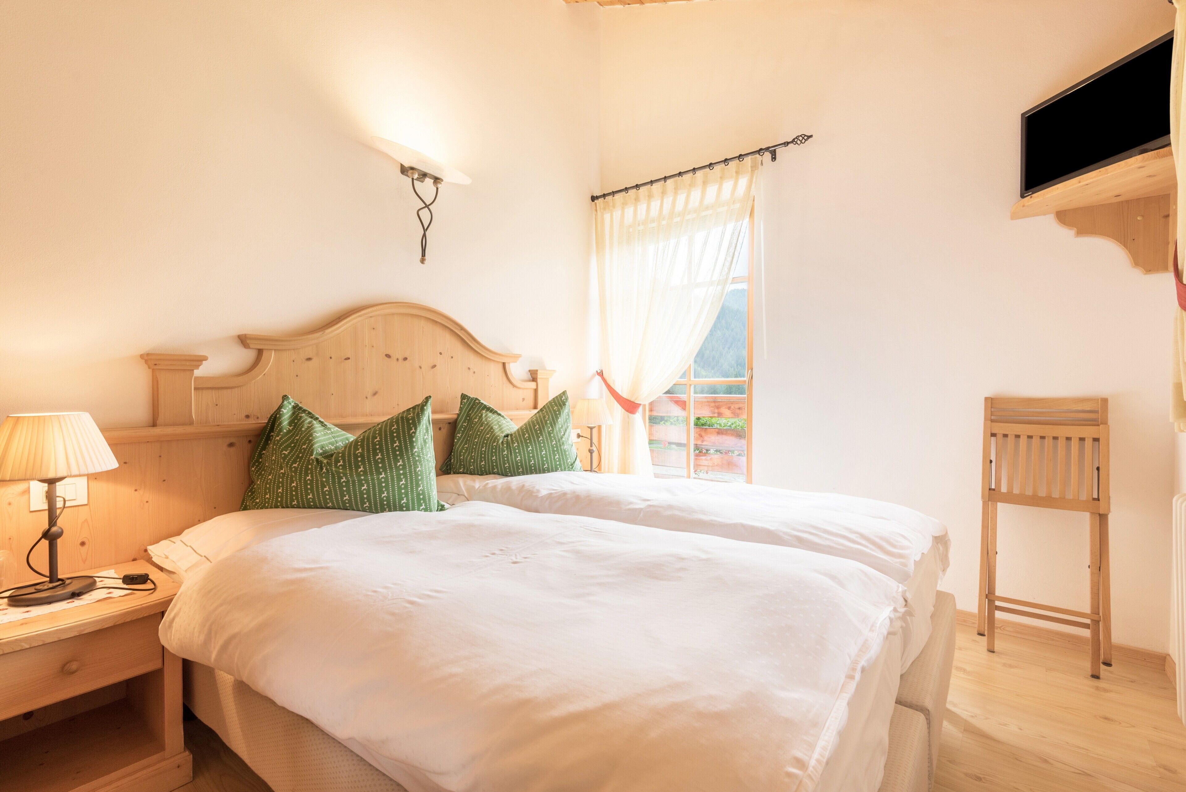 5 slaapkamers, een strijkplank/strijkijzer, gratis wifi, beddengoed