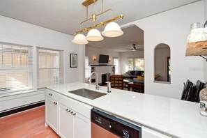 Fridge, microwave, oven, stovetop - Close to Downtown, LECOM Field, AMI Beaches and more (Bradenton)