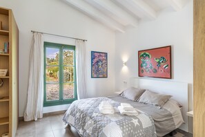 1 غرفة نوم ومكواة/لوح كي وواي فاي مجانًا وملاءات أسرّة