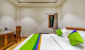 Standard Double Room | Desk, iron/ironing board, free WiFi, bed sheets