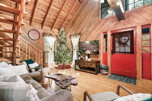 Smart TV, fireplace, DVD player, books