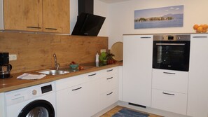 Kühlschrank, Ofen, Herdplatte, Geschirrspüler