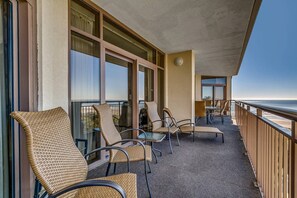 Unclassified image, 4 of 33, button