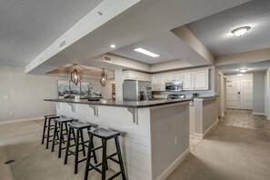 Unclassified image, 3 of 33, button