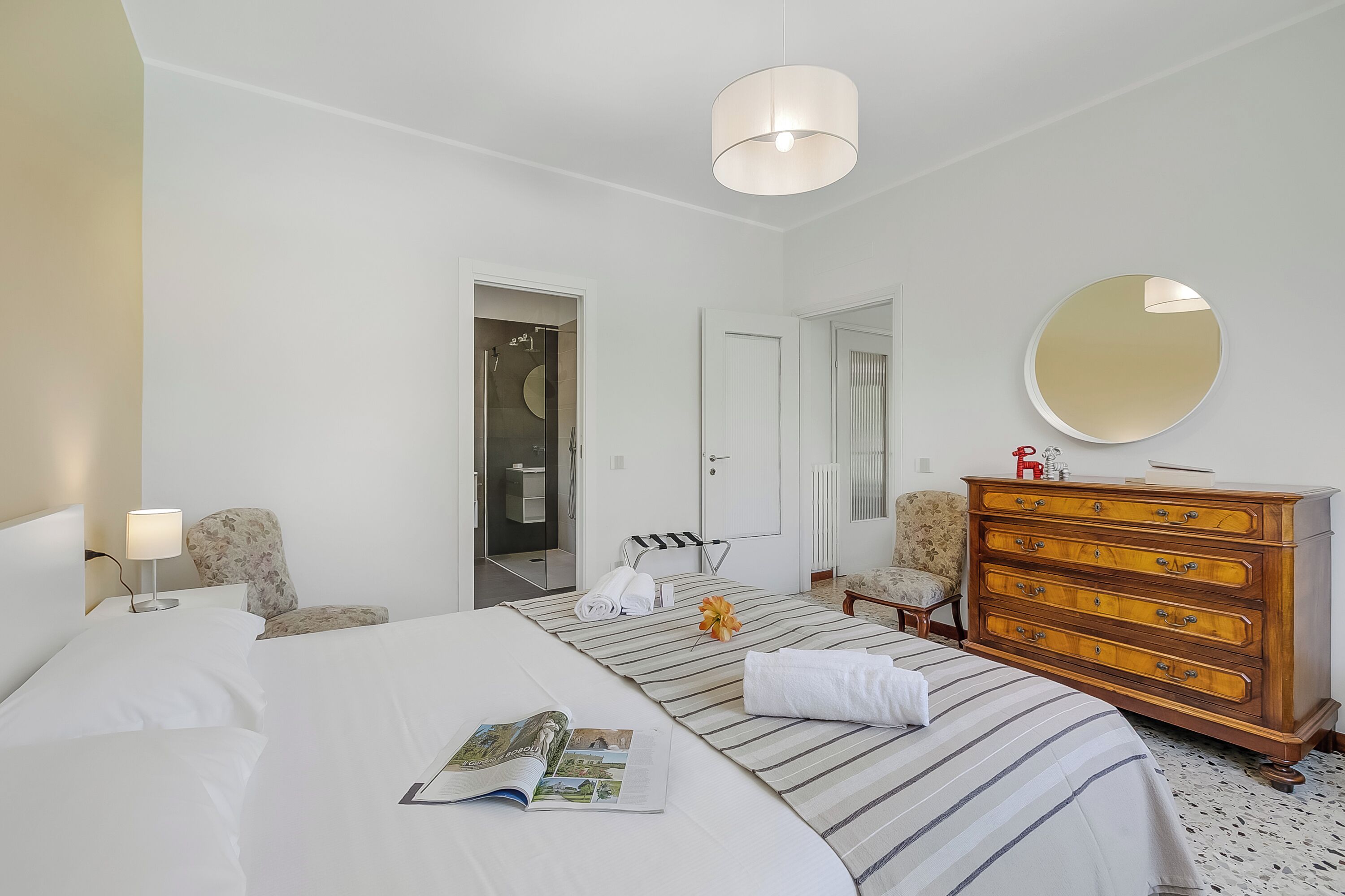 4 chambres, fer et planche à repasser, Wi-Fi gratuit, draps fournis