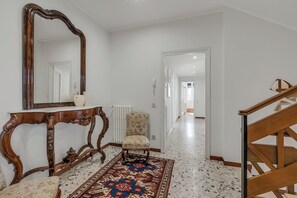 Villa familiale, plusieurs chambres, cÎté montagne (Villa Giulietta Private Pool) | Intérieur