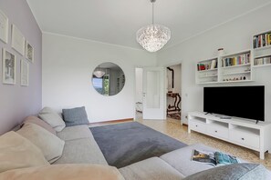 Family Villa, Multiple Bedrooms, Mountainside (Villa Giulietta Private Pool)