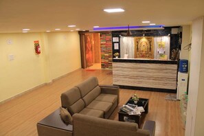 Reception - HOTEL ADHI RESIDENCY KANCHIPURAM (Kanchipuram)