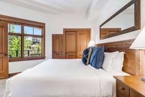 2 habitaciones, tabla de planchar con plancha, cuna de viaje y wifi 