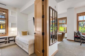 2 Schlafzimmer, Reisekinderbett, WLAN, Bettwäsche