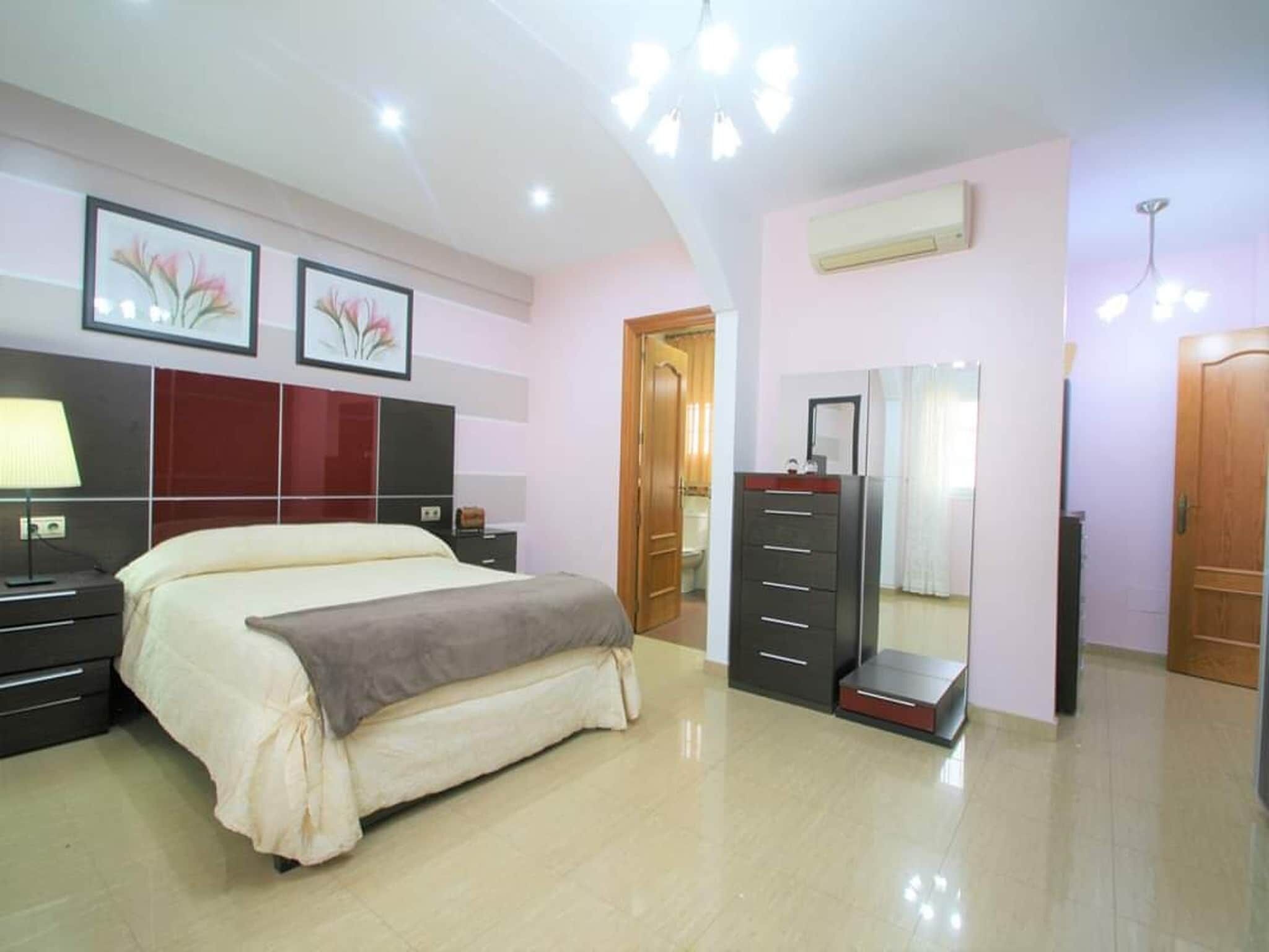 4 chambres, fer et planche à repasser, Wi-Fi