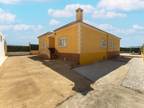 Exterior - Holiday Home with Pool (Venta del Pobre)
