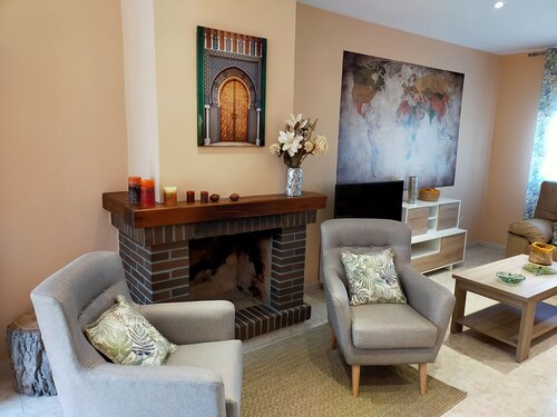 Ideal for family and friends near the reservoir of San Juan, barbecue, terrace, etc.