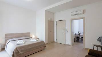 Familienapartment, Mehrere Schlafzimmer (Suite 1 Ondina Viareggio 200m from)