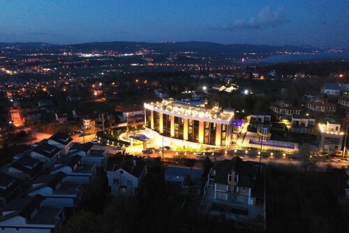 Aileena Hotel & Villas