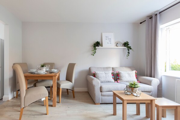 Apartment | Living area - Karah Suites - Livery House (Reading)